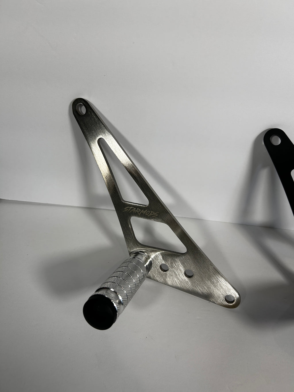 Ultra bee foot lock
